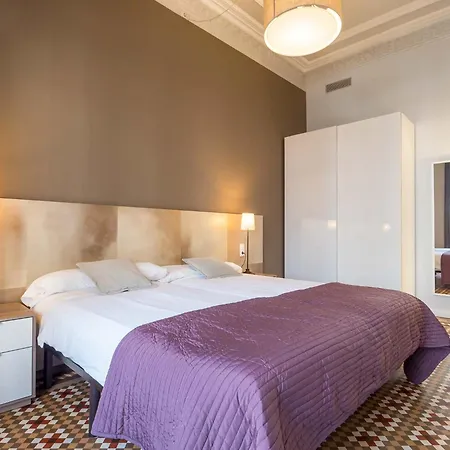 Rent Top Rambla Catalunya Apartment Barcelona