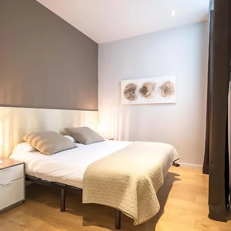 Rent Top Rambla Catalunya Apartment Barcelona