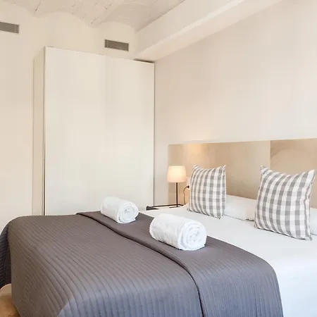 Rent Top Rambla Catalunya Apartment Barcelona