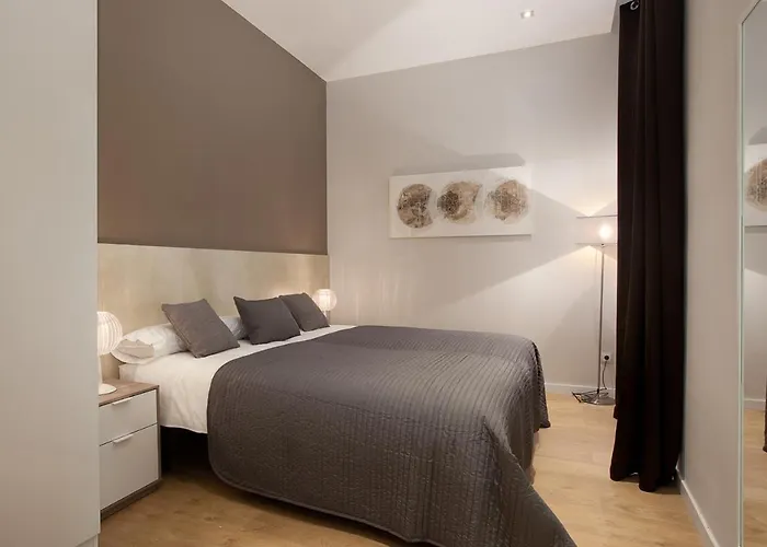 Rent Rambla Catalunya דירה *